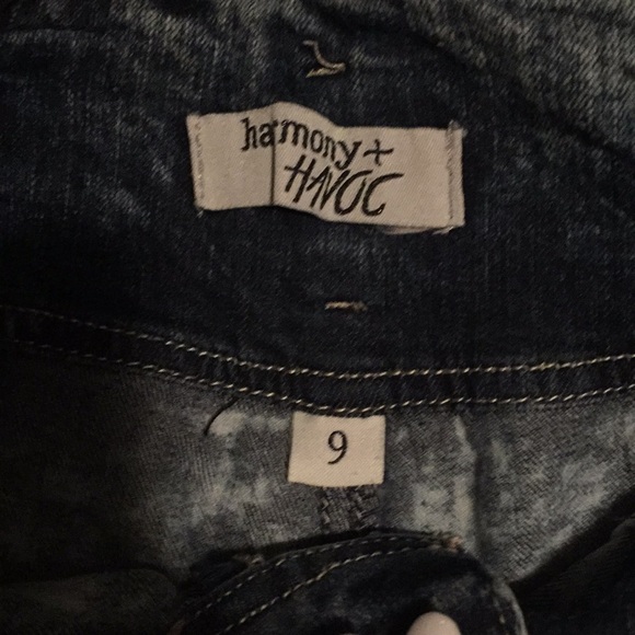 Charlotte Russe light wash jean shorts. - Picture 4 of 6